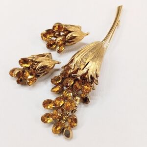 Vintage Unsigned Designer Rhinestone Brooch Earrings Set